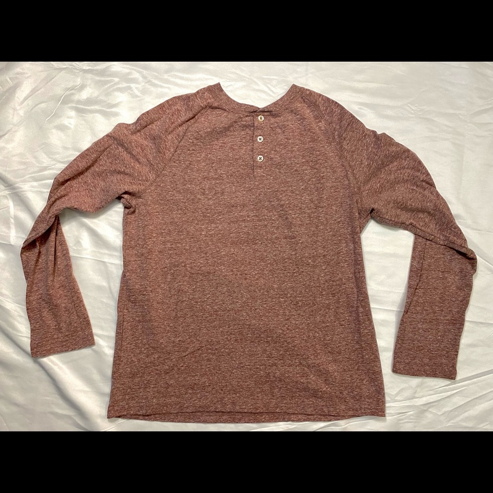 heather red long-sleeve t-shirt